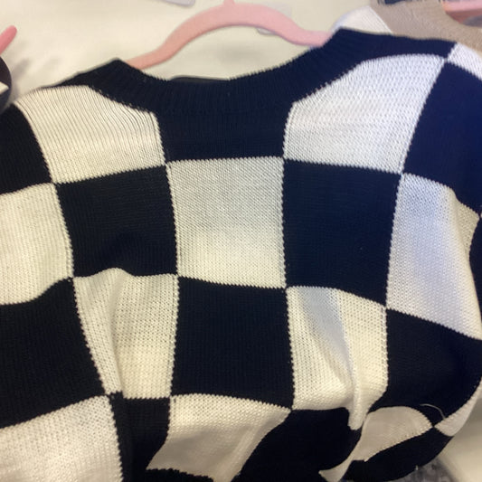 Black and white checkered top